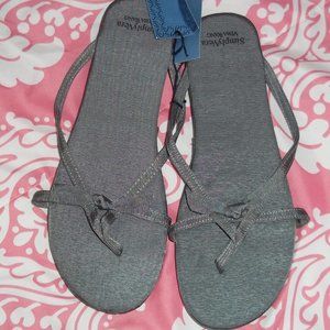 Vera Wang Size 10 Flip Flops Silver Gray